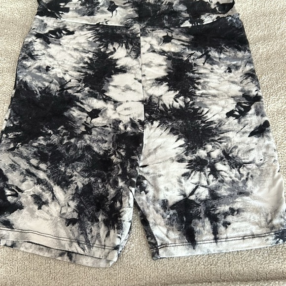 Romper - Picture 2 of 4